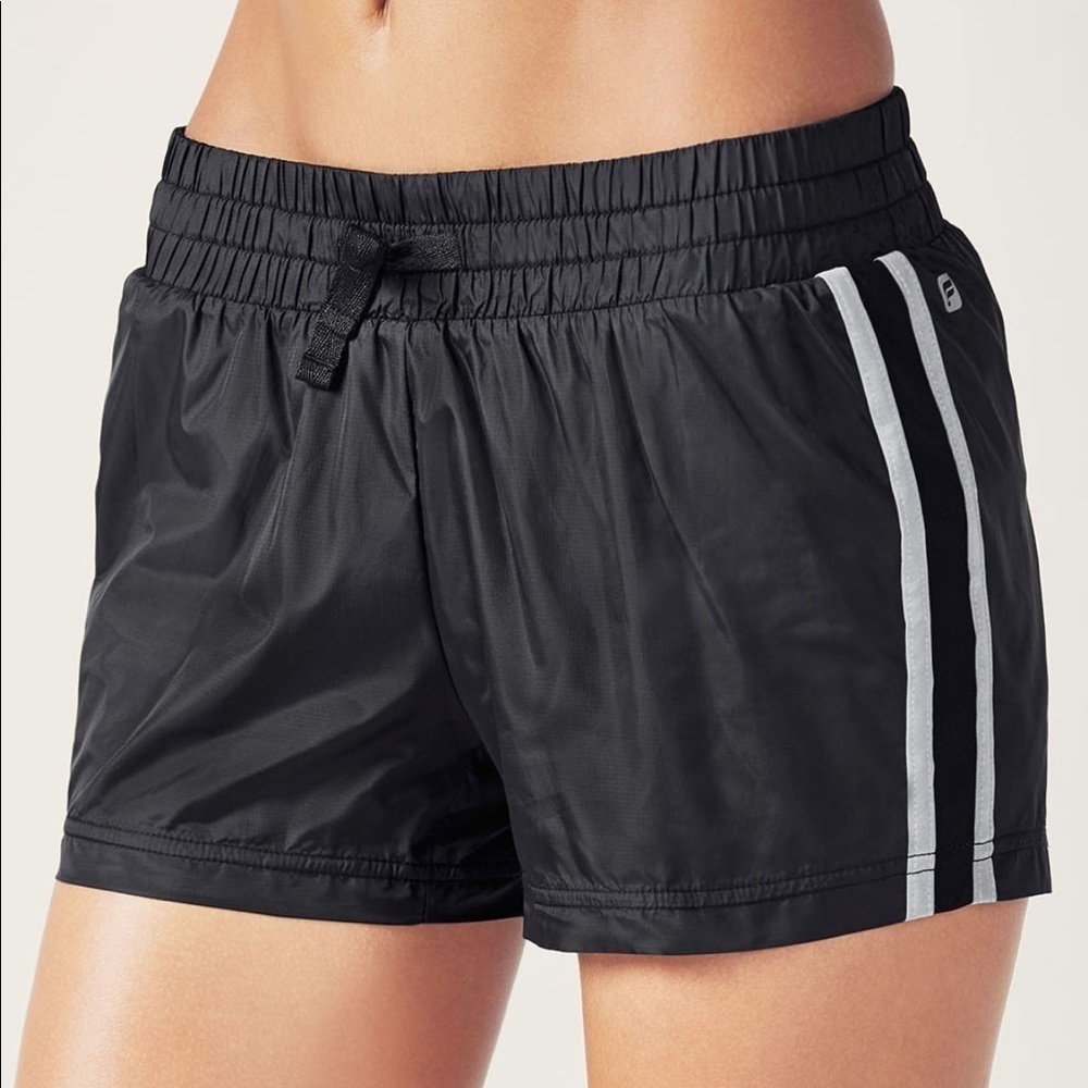 Fabletics Pamela Reflective shorts L 3”